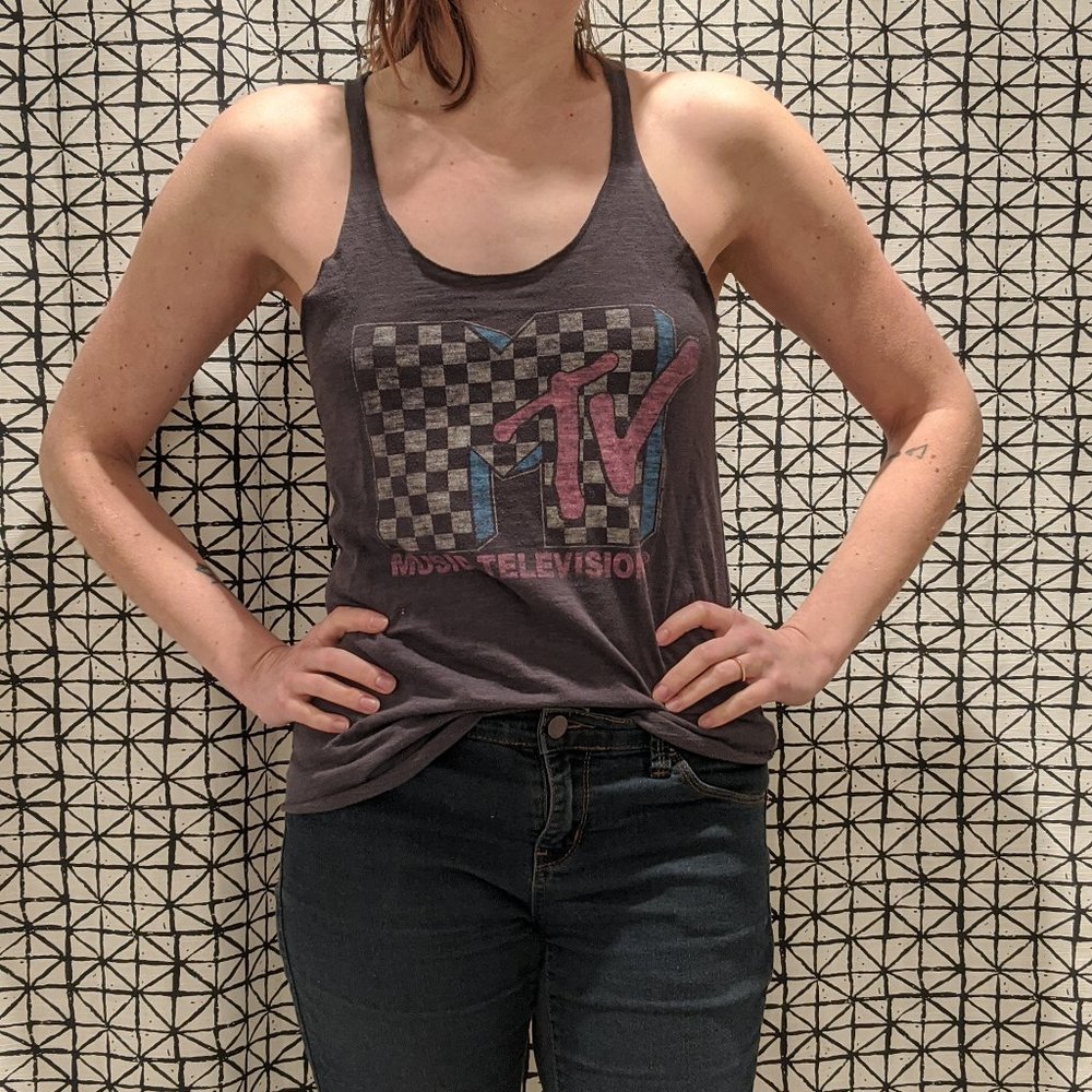 3/25💥Retro MTV Tank | Junk Food